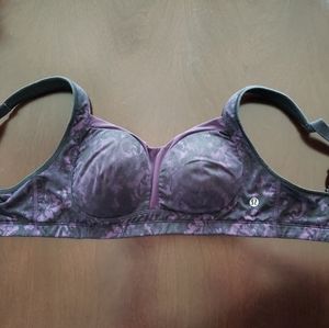 Lululemon 32DD sports bra